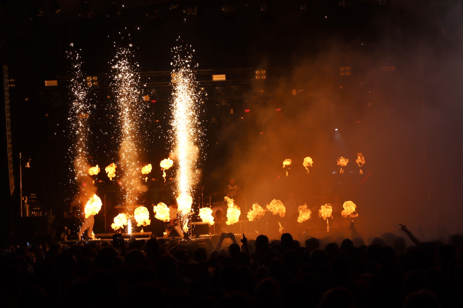 The Dirty Daddies     (15)